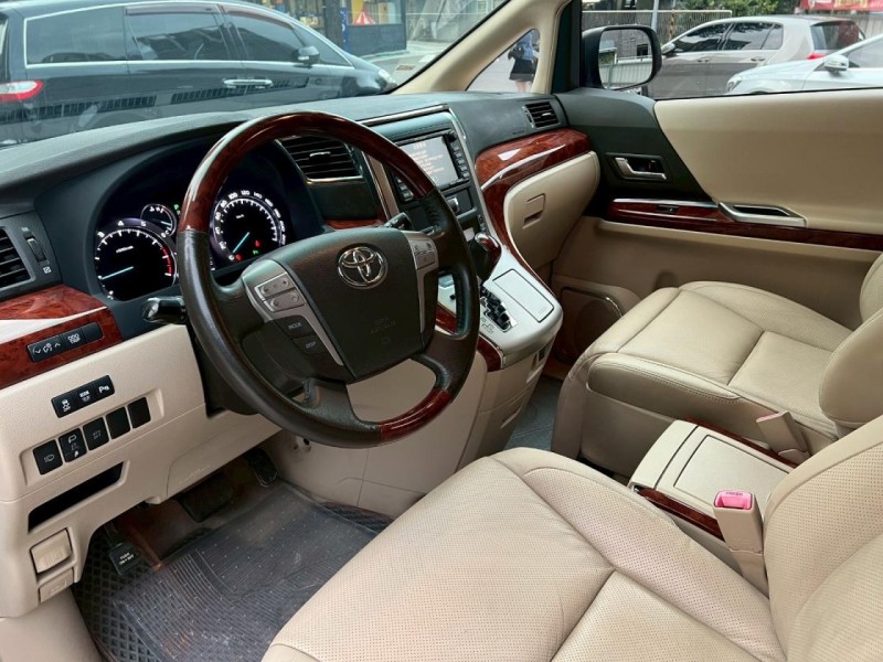 Toyota  ALPHARD 鎵町車業商行 | 新北市汽車商業同業公會｜TACA優良車商聯盟｜中古、二手車買車賣車公會認證保固