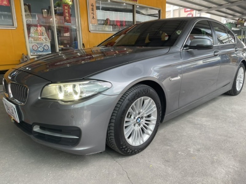 BMW/ 寶馬  5 SERIES  520d 油價高漲520D柴油是您的首選內外皆超美 | 新北市汽車商業同業公會｜TACA優良車商聯盟｜中古、二手車買車賣車公會認證保固