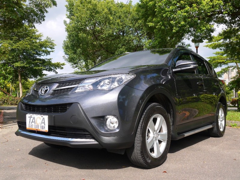 Toyota  RAV4 RAV4  2.0 E-Hi 里程超低婉如新車 | 新北市汽車商業同業公會｜TACA優良車商聯盟｜中古、二手車買車賣車公會認證保固