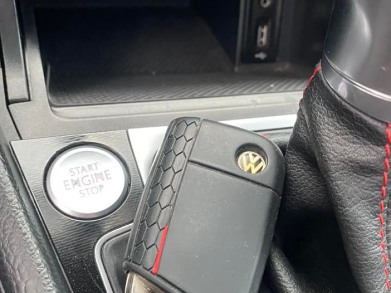 Volkswagen 福斯  Golf GTI 一手車 免鑰匙啟動 改裝排氣管 7.5代流水尾燈 | 新北市汽車商業同業公會｜TACA優良車商聯盟｜中古、二手車買車賣車公會認證保固