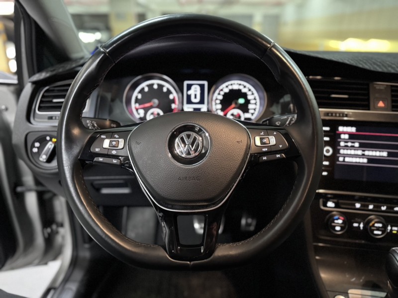Volkswagen 福斯  Golf 2019 GOLF 1.4 跟車 排氣管 | 新北市汽車商業同業公會｜TACA優良車商聯盟｜中古、二手車買車賣車公會認證保固