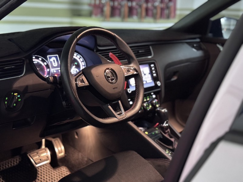 Skoda  Octaiva OCTAVIA COMBI RS版 2.0 | 新北市汽車商業同業公會｜TACA優良車商聯盟｜中古、二手車買車賣車公會認證保固