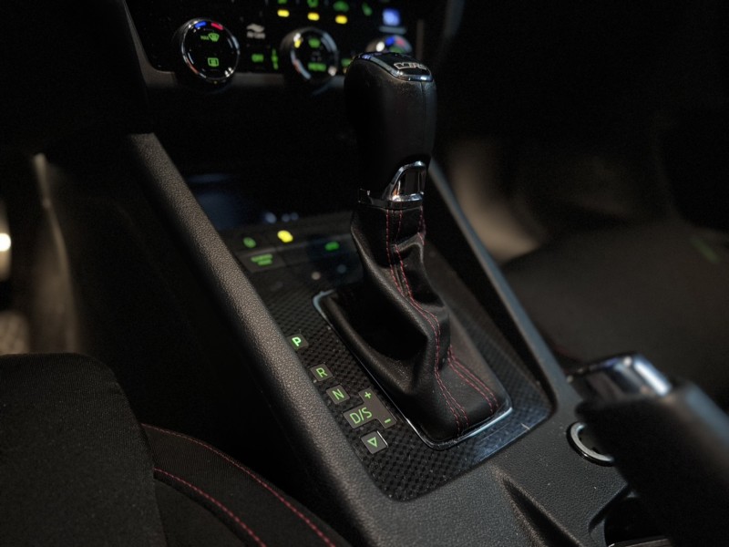 Skoda  Octaiva OCTAVIA COMBI RS版 2.0 | 新北市汽車商業同業公會｜TACA優良車商聯盟｜中古、二手車買車賣車公會認證保固