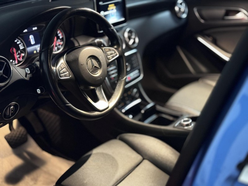 Mercedes-Benz/賓士   A-CLASS  A180 小改款 A180 | 新北市汽車商業同業公會｜TACA優良車商聯盟｜中古、二手車買車賣車公會認證保固