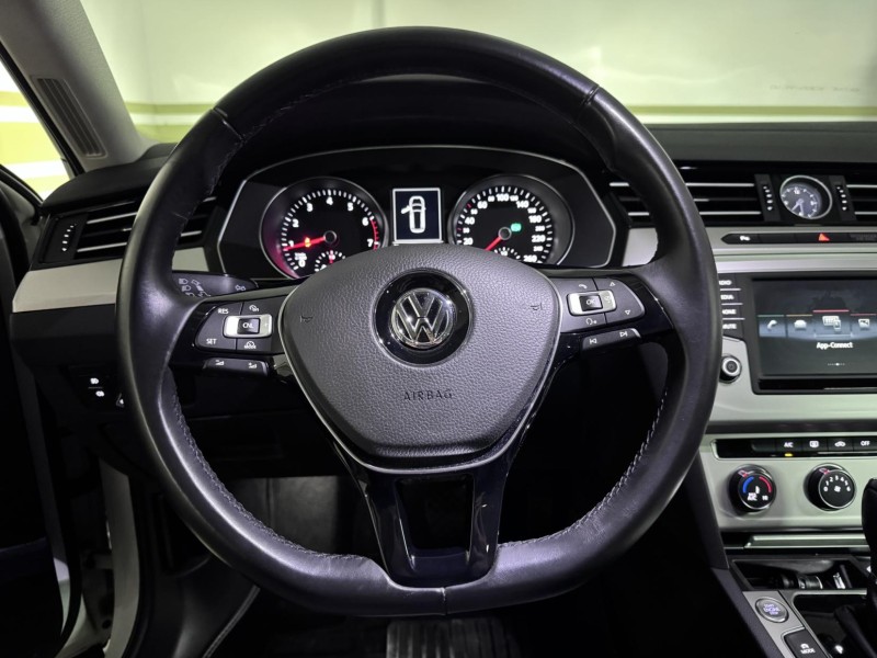 Volkswagen 福斯  Passat PASSAT 旅行車 330TSI | 新北市汽車商業同業公會｜TACA優良車商聯盟｜中古、二手車買車賣車公會認證保固