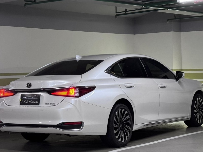 Lexus  ES200 2022 ES200 頂級版 | 新北市汽車商業同業公會｜TACA優良車商聯盟｜中古、二手車買車賣車公會認證保固