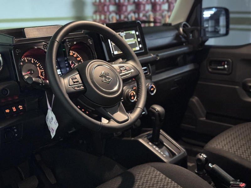 Suzuki  Jimny 只跑7000公里 JIMNY  | 新北市汽車商業同業公會｜TACA優良車商聯盟｜中古、二手車買車賣車公會認證保固