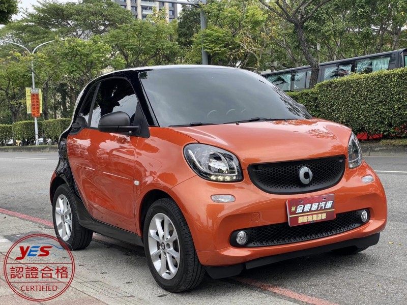 Smart  SMART FORTWO 金鑽店~SMART 2人座 里程3萬和選配全景天窗 車況超級優！市場非常缺車 有興趣的朋友 要快喔！ | 新北市汽車商業同業公會｜TACA優良車商聯盟｜中古、二手車買車賣車公會認證保固