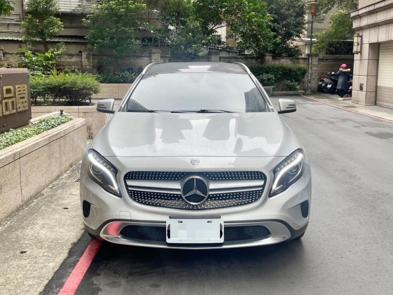 Mercedes-Benz/賓士   GLA-CLASS  GLA200d 僅跑7萬公里GLA200d小車魔術大空間 可分期 | 新北市汽車商業同業公會｜TACA優良車商聯盟｜中古、二手車買車賣車公會認證保固