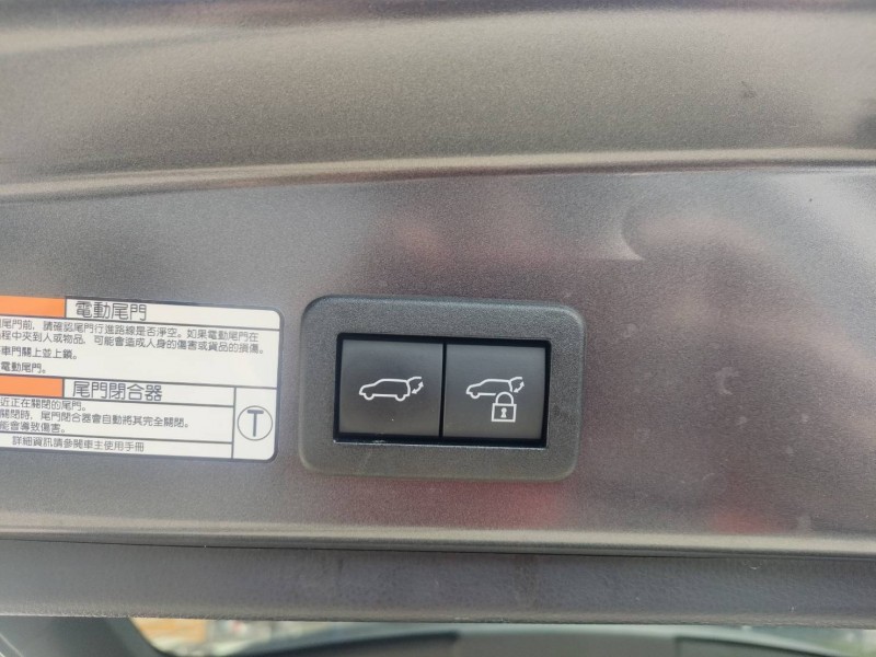 Toyota  Corolla Cross 認證車21年型旗艦油電版Acc360環景 原廠導航電動椅 腳踢尾門 摸門 盲點 原鈑件 | 新北市汽車商業同業公會｜TACA優良車商聯盟｜中古、二手車買車賣車公會認證保固