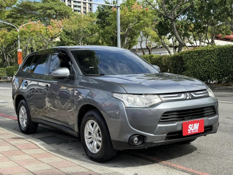 Mitsubishi  Outlander 金鑽店~Outlander 2.4 定速3安 里程保證 安卓機 倒車影像 導航 方向盤快控鍵 恆溫空調 等多項配備！ | 新北市汽車商業同業公會｜TACA優良車商聯盟｜中古、二手車買車賣車公會認證保固