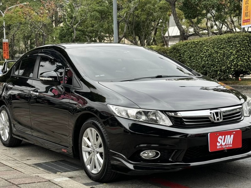 Honda  Civic 金鑽店~Civic 九代 1.8 VTi-S 黑色 4安 定速 天窗 多功能大螢幕 導航 藍芽系統 換檔撥片 恆溫空調HID頭燈 等多項配備！ 省油代步車 | 新北市汽車商業同業公會｜TACA優良車商聯盟｜中古、二手車買車賣車公會認證保固