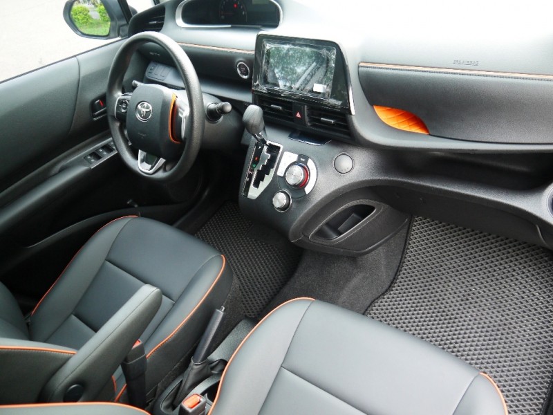 Toyota  SIENTA 我的類休旅 | 新北市汽車商業同業公會｜TACA優良車商聯盟｜中古、二手車買車賣車公會認證保固