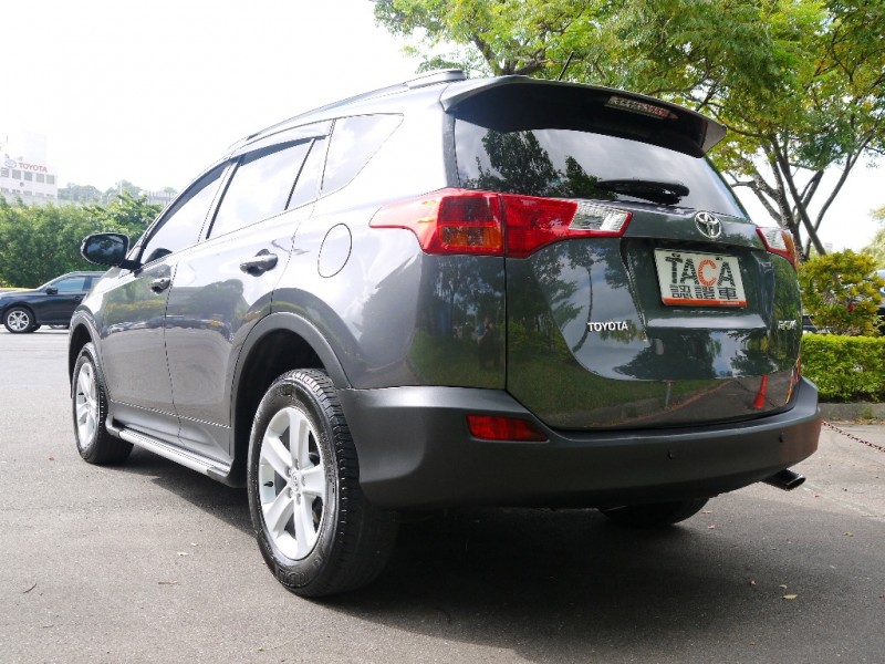 Toyota  RAV4 RAV4  2.0 E-Hi 里程超低婉如新車 | 新北市汽車商業同業公會｜TACA優良車商聯盟｜中古、二手車買車賣車公會認證保固