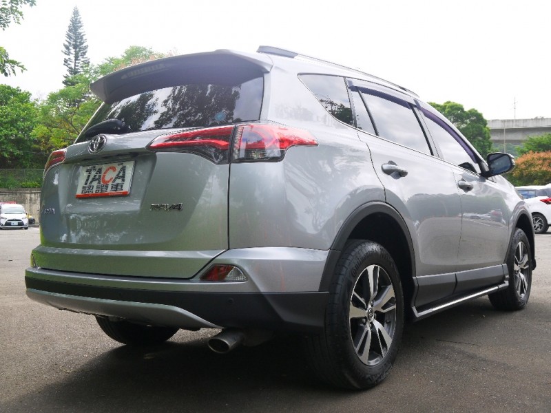 Toyota  RAV4 2018型式2.0L IKey.跟車系統.影音.電尾門 | 新北市汽車商業同業公會｜TACA優良車商聯盟｜中古、二手車買車賣車公會認證保固