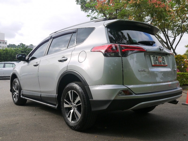 Toyota  RAV4 2018型式2.0L IKey.跟車系統.影音.電尾門 | 新北市汽車商業同業公會｜TACA優良車商聯盟｜中古、二手車買車賣車公會認證保固