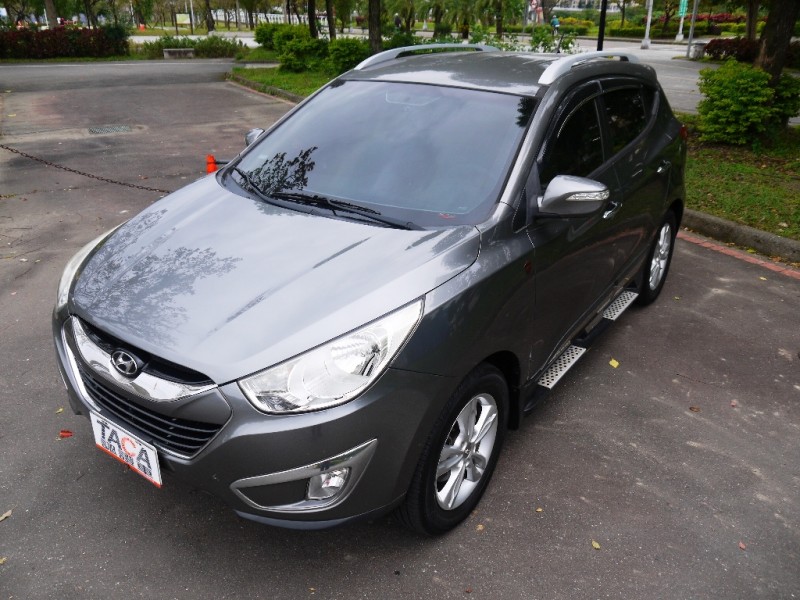 Hyundai  IX 35 2014型式2.0L柴油 4WD | 新北市汽車商業同業公會｜TACA優良車商聯盟｜中古、二手車買車賣車公會認證保固