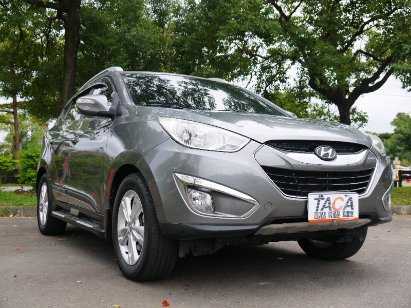 Hyundai  IX 35 2014型式2.0L柴油 4WD | 新北市汽車商業同業公會｜TACA優良車商聯盟｜中古、二手車買車賣車公會認證保固