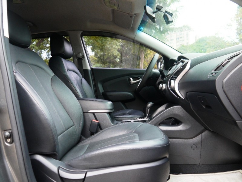 Hyundai  IX 35 2014型式2.0L柴油 4WD | 新北市汽車商業同業公會｜TACA優良車商聯盟｜中古、二手車買車賣車公會認證保固