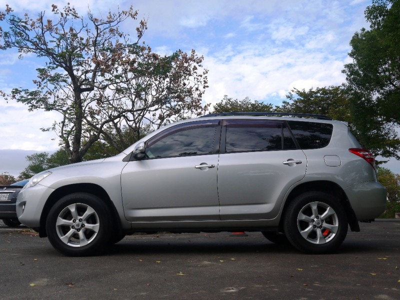 Toyota  RAV4 2011型式  2.4 E版 | 新北市汽車商業同業公會｜TACA優良車商聯盟｜中古、二手車買車賣車公會認證保固