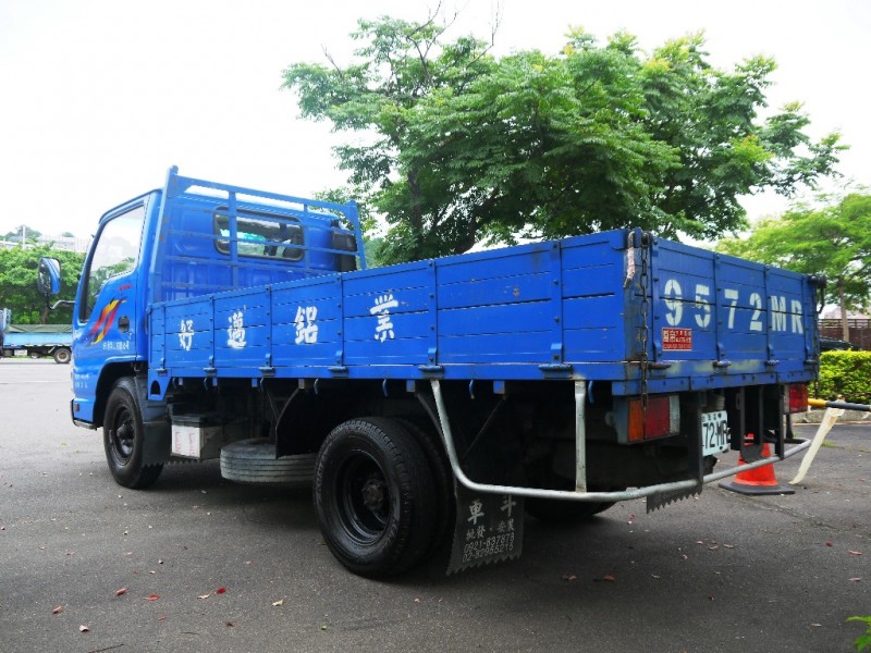 Isuzu  Elf(一路發) 10.5尺車庫車少跑原廠保養維修 | 新北市汽車商業同業公會｜TACA優良車商聯盟｜中古、二手車買車賣車公會認證保固