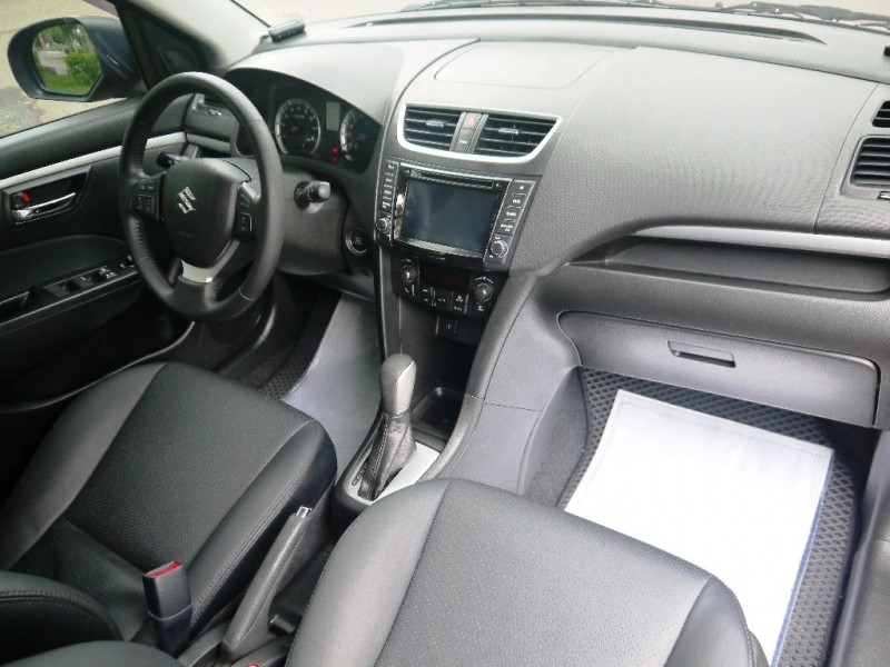 Suzuki  SWIFT 僅跑2萬.耀眼的璀璨紅 | 新北市汽車商業同業公會｜TACA優良車商聯盟｜中古、二手車買車賣車公會認證保固