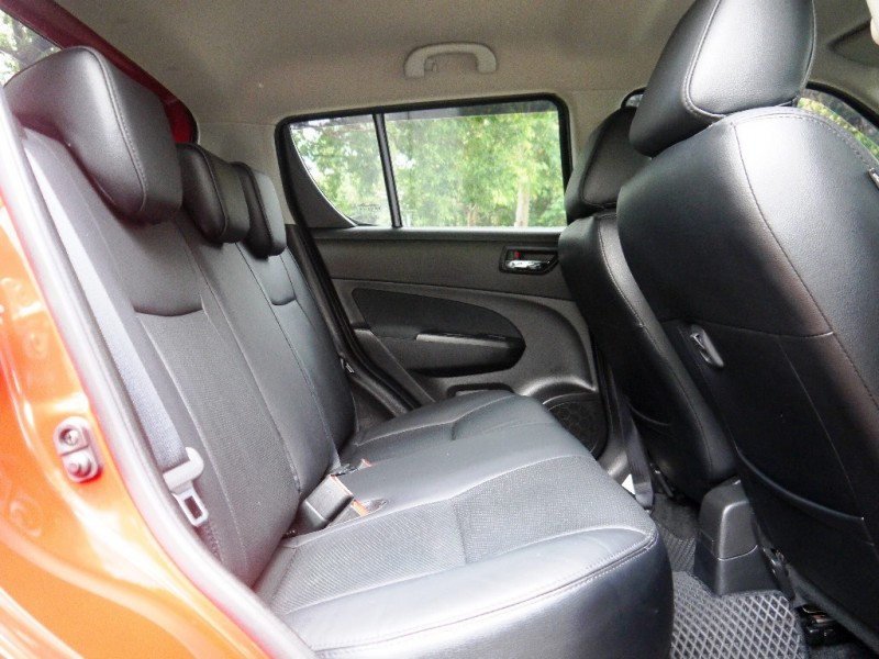 Suzuki  SWIFT 僅跑2萬.耀眼的璀璨紅 | 新北市汽車商業同業公會｜TACA優良車商聯盟｜中古、二手車買車賣車公會認證保固