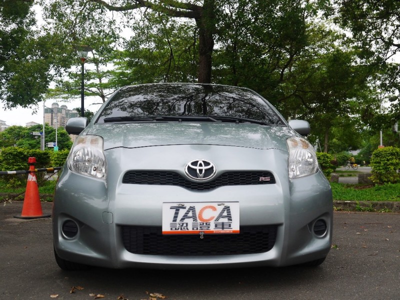 Toyota  Yaris 2014型式 RS版本 | 新北市汽車商業同業公會｜TACA優良車商聯盟｜中古、二手車買車賣車公會認證保固