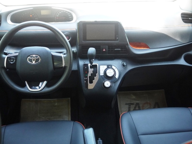 Toyota  SIENTA SIENTA  1.8L 5人座 | 新北市汽車商業同業公會｜TACA優良車商聯盟｜中古、二手車買車賣車公會認證保固