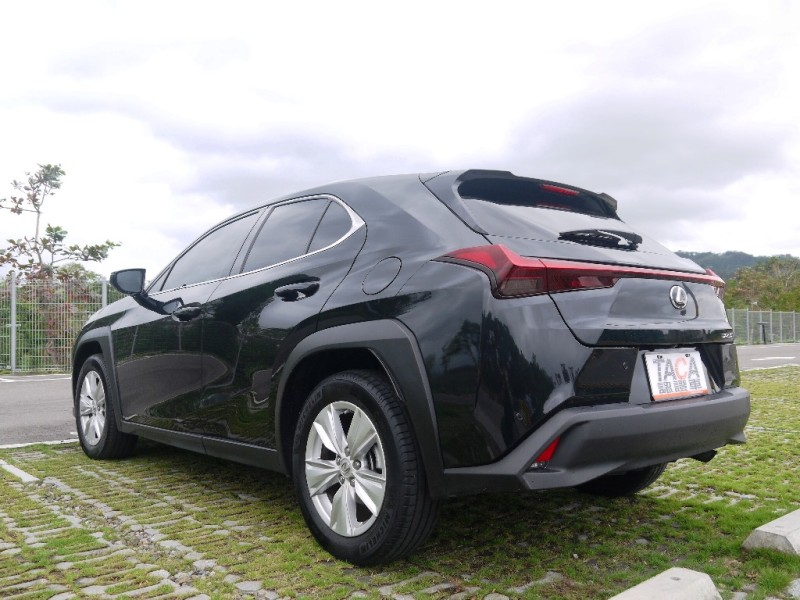 Lexus  UX250h 正2023年  UX250h | 新北市汽車商業同業公會｜TACA優良車商聯盟｜中古、二手車買車賣車公會認證保固