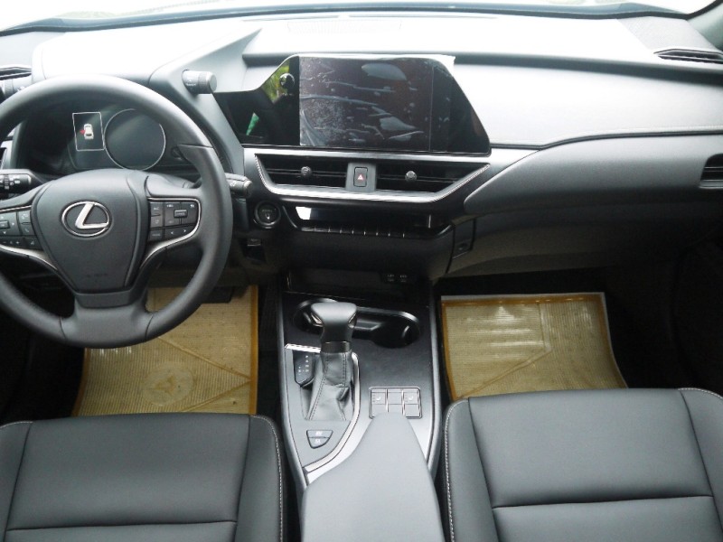Lexus  UX250h 正2023年  UX250h | 新北市汽車商業同業公會｜TACA優良車商聯盟｜中古、二手車買車賣車公會認證保固