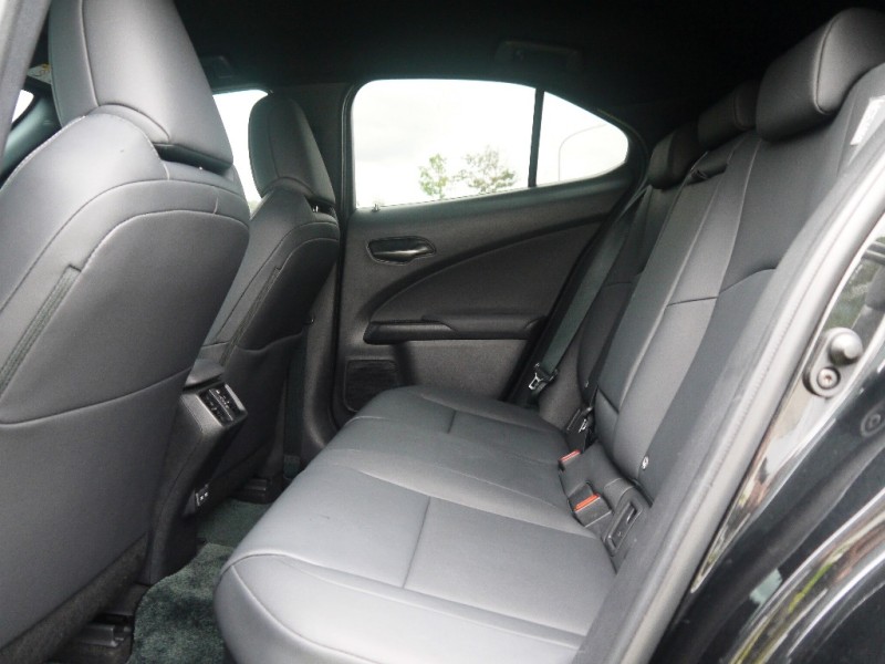 Lexus  UX250h 正2023年  UX250h | 新北市汽車商業同業公會｜TACA優良車商聯盟｜中古、二手車買車賣車公會認證保固
