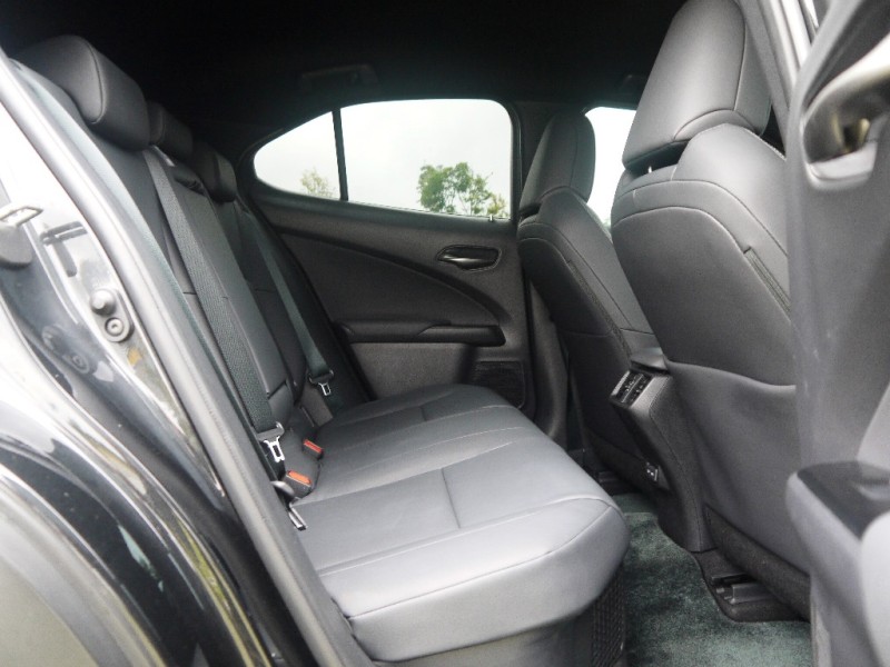 Lexus  UX250h 正2023年  UX250h | 新北市汽車商業同業公會｜TACA優良車商聯盟｜中古、二手車買車賣車公會認證保固