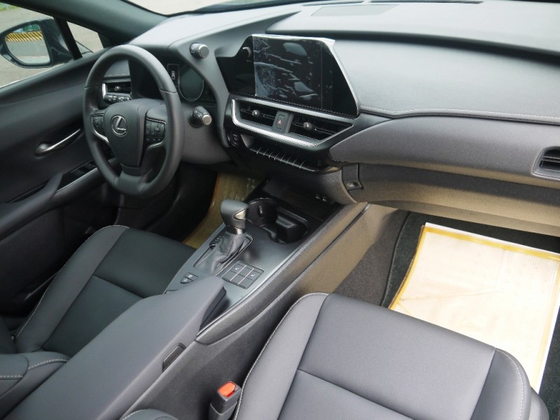 Lexus  UX250h 正2023年  UX250h | 新北市汽車商業同業公會｜TACA優良車商聯盟｜中古、二手車買車賣車公會認證保固