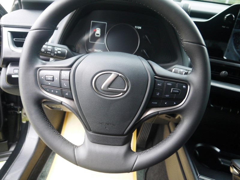 Lexus  UX250h 正2023年  UX250h | 新北市汽車商業同業公會｜TACA優良車商聯盟｜中古、二手車買車賣車公會認證保固