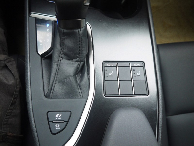 Lexus  UX250h 正2023年  UX250h | 新北市汽車商業同業公會｜TACA優良車商聯盟｜中古、二手車買車賣車公會認證保固