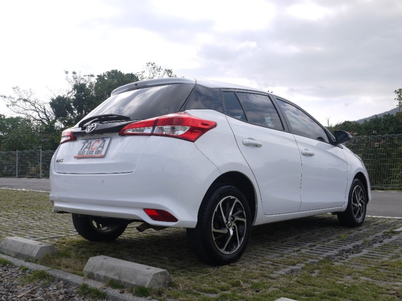 Toyota  Yaris 正2021年 大鴨 | 新北市汽車商業同業公會｜TACA優良車商聯盟｜中古、二手車買車賣車公會認證保固
