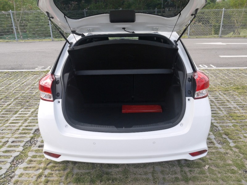 Toyota  Yaris 正2021年 大鴨 | 新北市汽車商業同業公會｜TACA優良車商聯盟｜中古、二手車買車賣車公會認證保固
