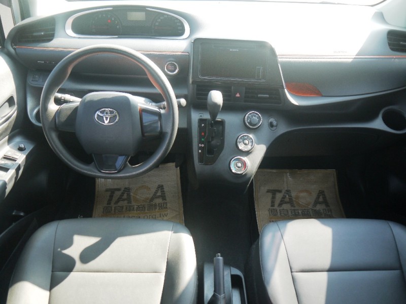 Toyota  SIENTA 正2020年 SIENTA 1.5L 5人座 | 新北市汽車商業同業公會｜TACA優良車商聯盟｜中古、二手車買車賣車公會認證保固