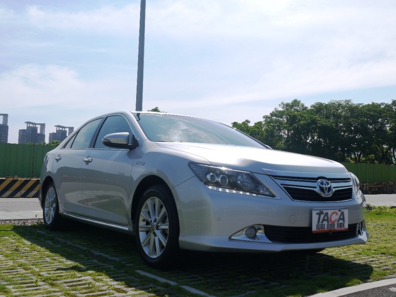 Toyota  Camry 正2014年 2.5L油電Q版最頂級 | 新北市汽車商業同業公會｜TACA優良車商聯盟｜中古、二手車買車賣車公會認證保固