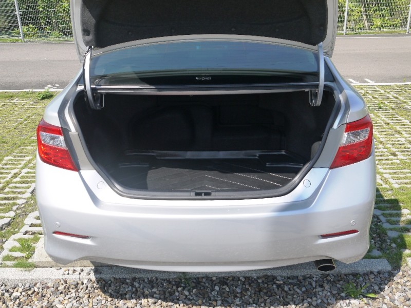 Toyota  Camry 正2014年 2.5L油電Q版最頂級 | 新北市汽車商業同業公會｜TACA優良車商聯盟｜中古、二手車買車賣車公會認證保固