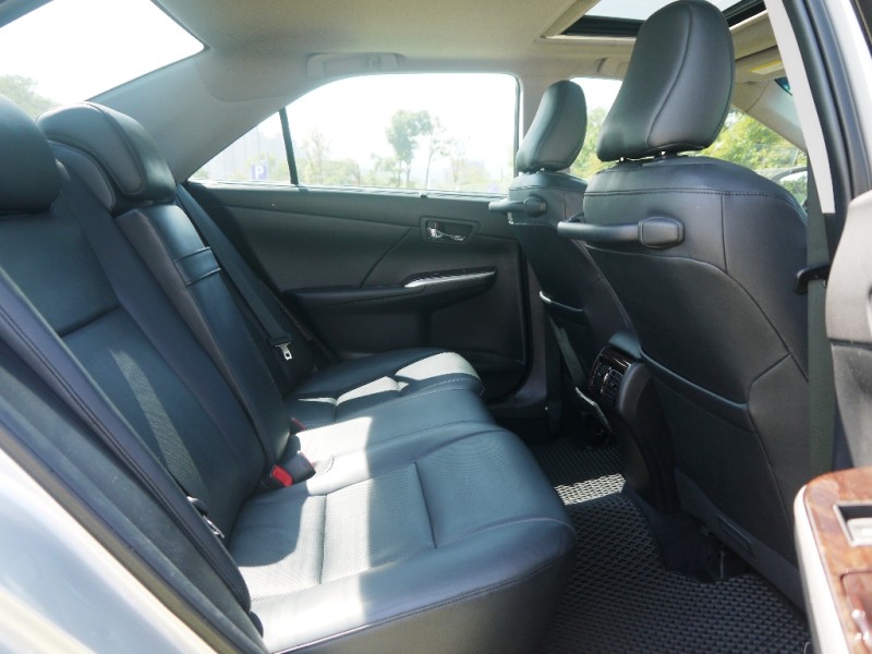 Toyota  Camry 正2014年 2.5L油電Q版最頂級 | 新北市汽車商業同業公會｜TACA優良車商聯盟｜中古、二手車買車賣車公會認證保固