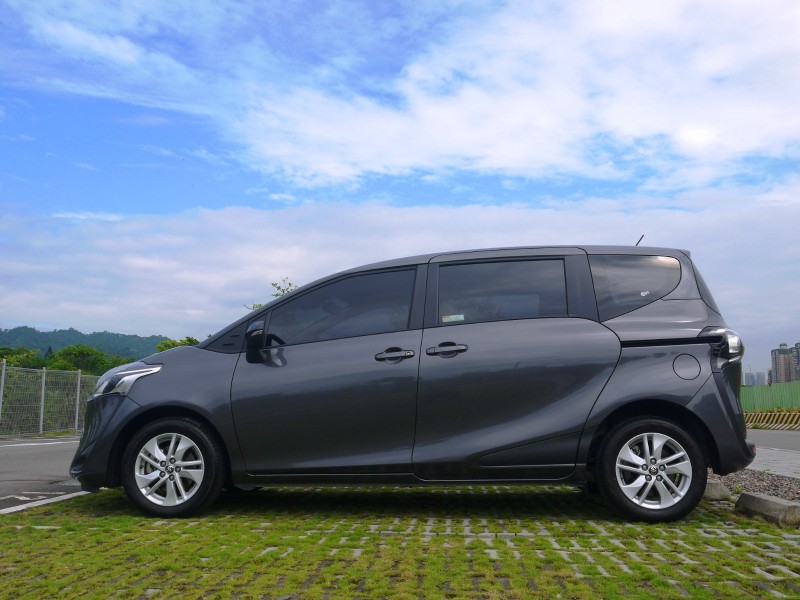 Toyota  SIENTA 正2021年 小改款 | 新北市汽車商業同業公會｜TACA優良車商聯盟｜中古、二手車買車賣車公會認證保固
