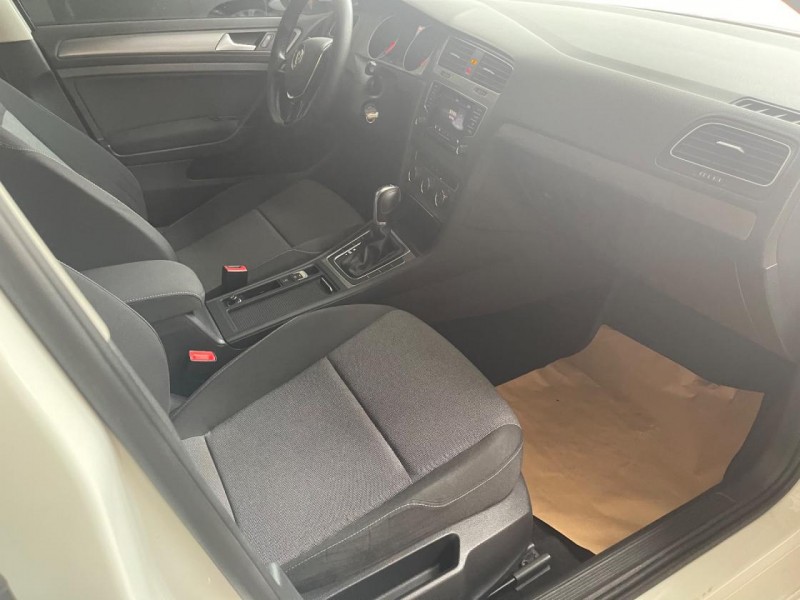 Volkswagen 福斯  Golf 安全舒適CP值超高柴油golf | 新北市汽車商業同業公會｜TACA優良車商聯盟｜中古、二手車買車賣車公會認證保固