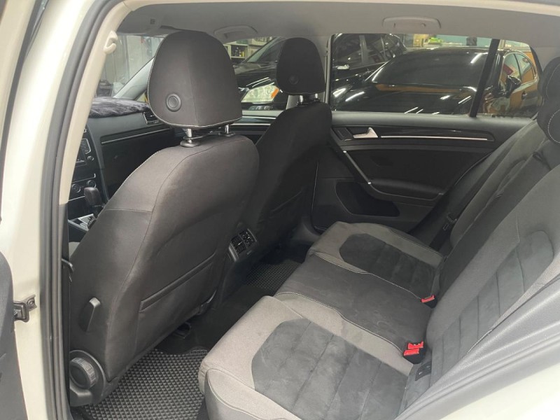 Volkswagen 福斯  Golf 最安全5門大空間小車省油省稅金 | 新北市汽車商業同業公會｜TACA優良車商聯盟｜中古、二手車買車賣車公會認證保固