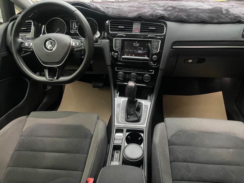 Volkswagen 福斯  Golf 最安全5門大空間小車省油省稅金 | 新北市汽車商業同業公會｜TACA優良車商聯盟｜中古、二手車買車賣車公會認證保固