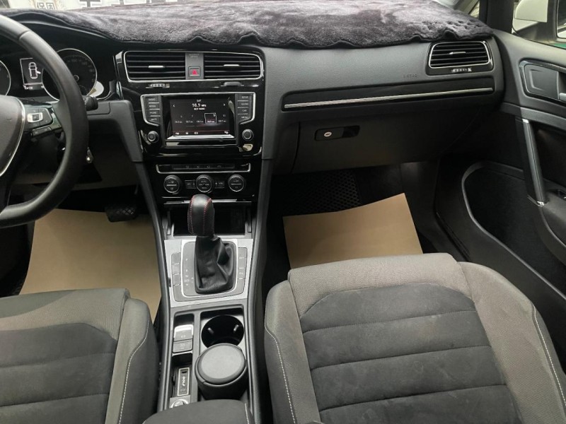 Volkswagen 福斯  Golf 最安全5門大空間小車省油省稅金 | 新北市汽車商業同業公會｜TACA優良車商聯盟｜中古、二手車買車賣車公會認證保固