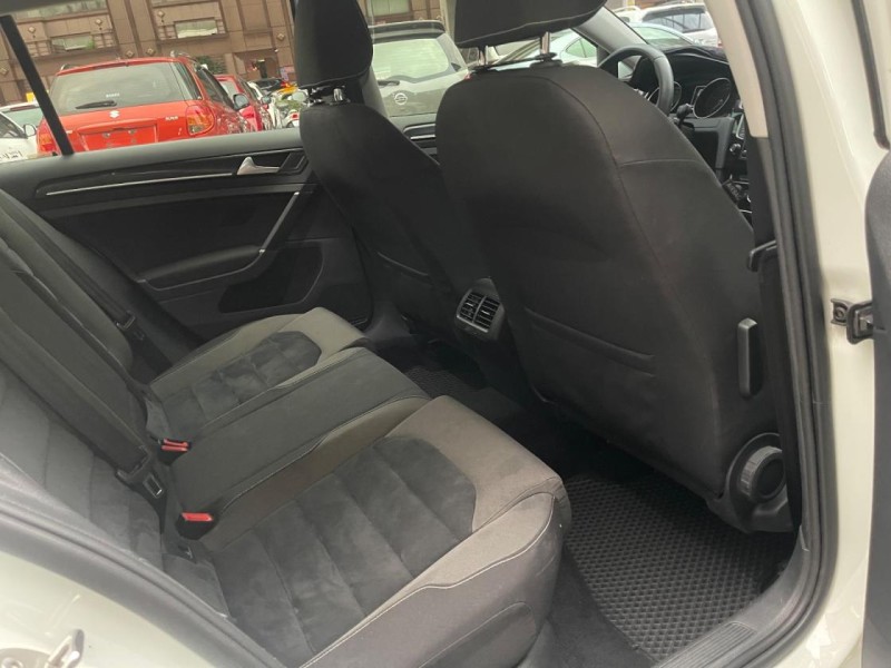 Volkswagen 福斯  Golf 最安全5門大空間小車省油省稅金 | 新北市汽車商業同業公會｜TACA優良車商聯盟｜中古、二手車買車賣車公會認證保固