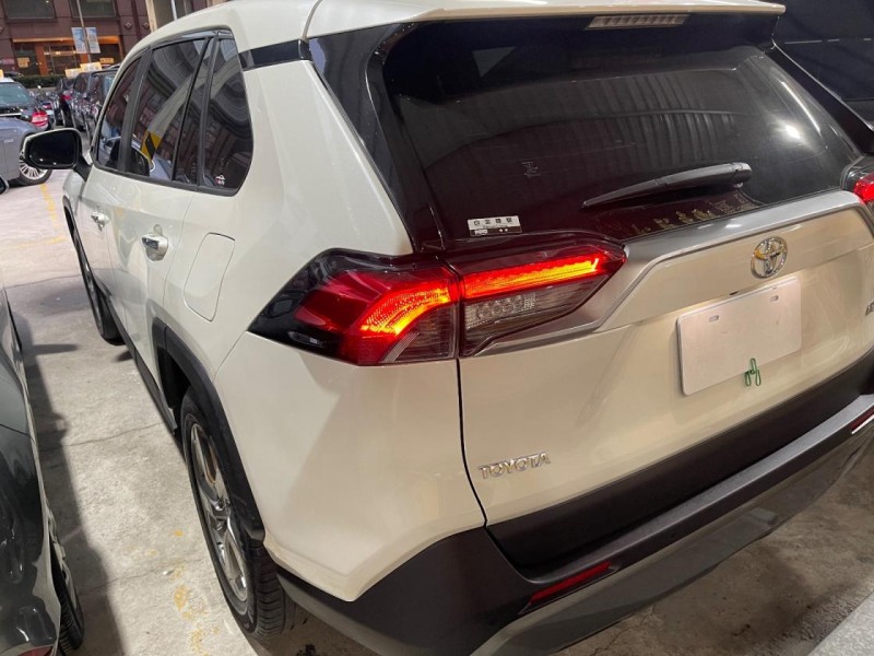 Toyota  RAV4 2019年小改新款RAV4旗艦款 | 新北市汽車商業同業公會｜TACA優良車商聯盟｜中古、二手車買車賣車公會認證保固