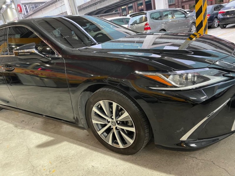 Lexus  ES 2018年新款Lexus ES200旗艦版內外漂亮 | 新北市汽車商業同業公會｜TACA優良車商聯盟｜中古、二手車買車賣車公會認證保固